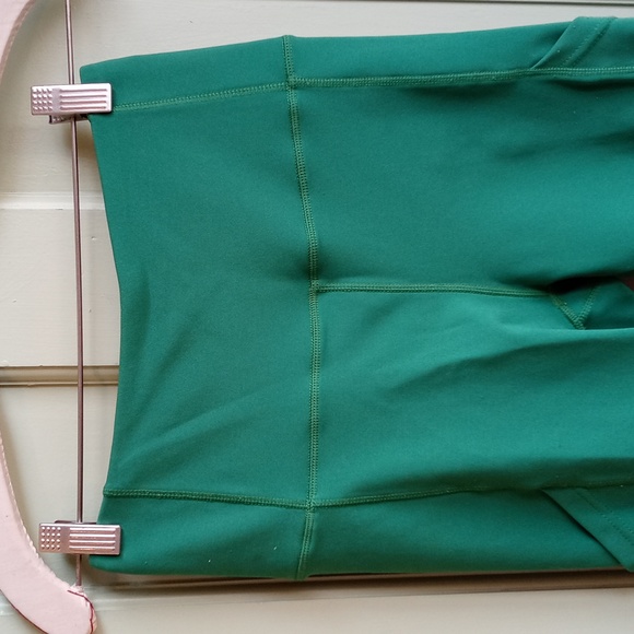 Women's Better Sports Performance Kelly Green tech pocket bike short Small - Picture 4 of 8